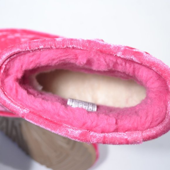 NEW UGG CLASSIC MINI II CRUSHED VELVET BOOTS, SZ 6 - Picture 8 of 8